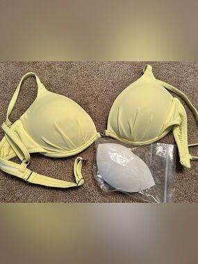 VENUS Yellow Bikini Top A EUC!
